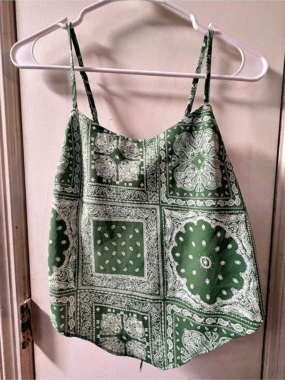 Green & White Paisley Camisole Like New size small